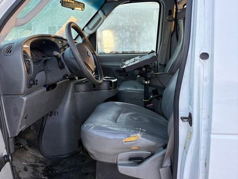 Used 2008 Ford E-350 and Econoline 350 Extended Super Duty image 9