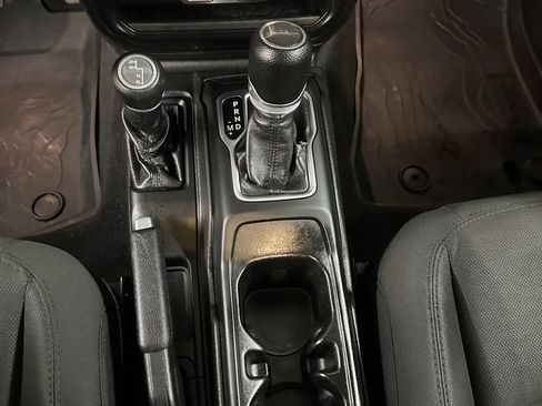 Used 2020 Jeep Gladiator Sport w/ Quick Order Package 24S AWD/4WD image 16