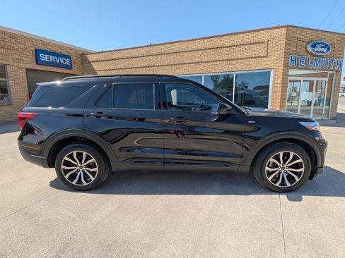 Used 2022 Ford Explorer ST-Line w/ Class IV Trailer Tow Package AWD/4WD image 5