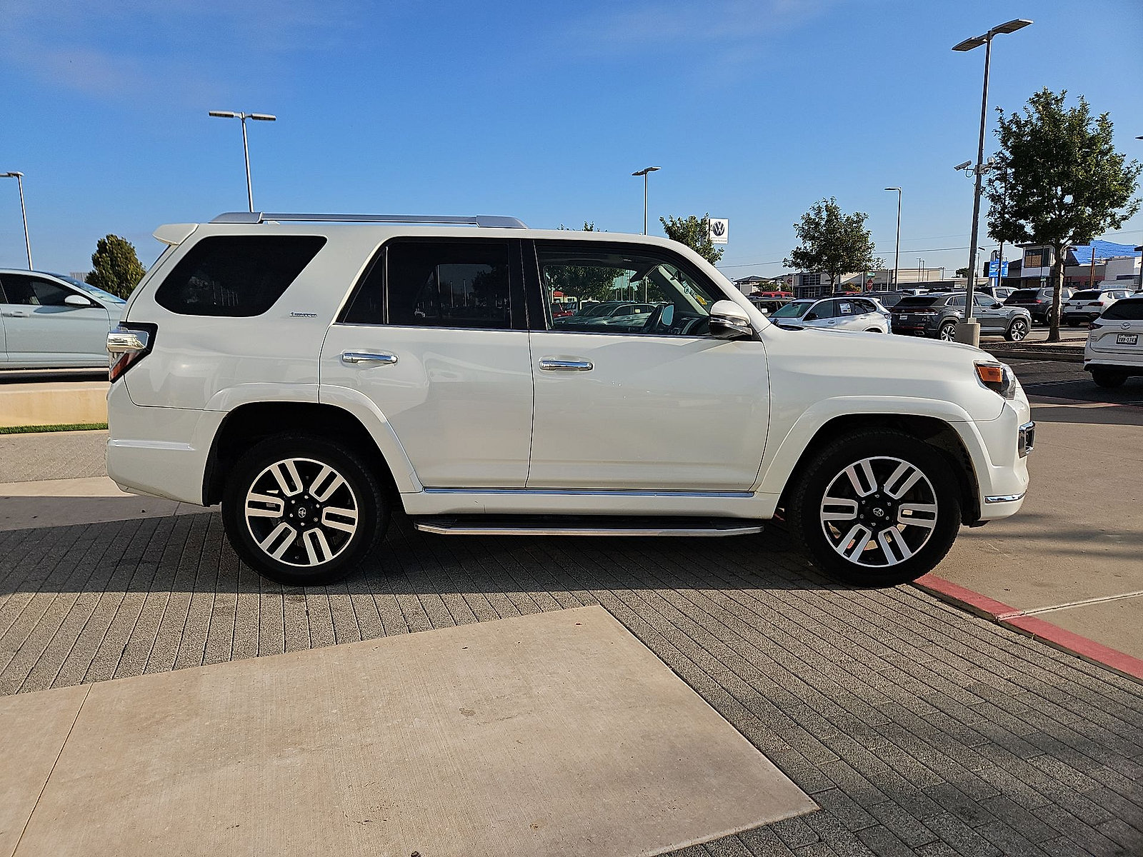 Used 2015 Toyota 4Runner Limited AWD/4WD image 9