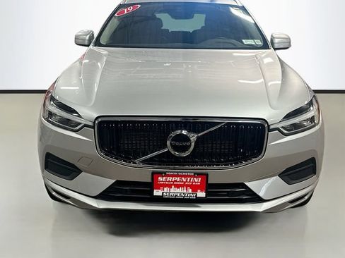 Used 2019 Volvo XC60 T6 Momentum w/ Multimedia Package AWD/4WD image 4