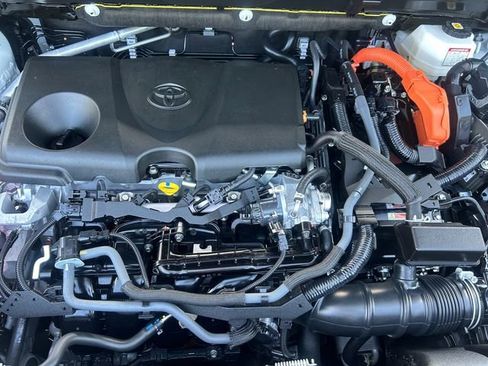 Certified 2023 Toyota Venza LE AWD/4WD image 19