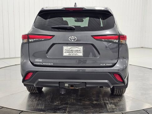 Used 2022 Toyota Highlander XLE image 4