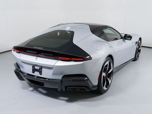 Used 2025 Ferrari 12Cilindri RWD image 2