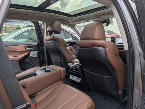 Used 2025 Acura MDX SH-AWD w/ Technology Package image 15