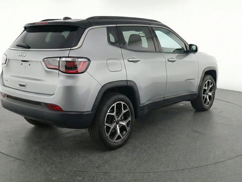 Used 2025 Jeep Compass Limited AWD/4WD image 9