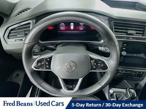 Used 2022 Volkswagen Tiguan SE R-Line AWD/4WD image 36