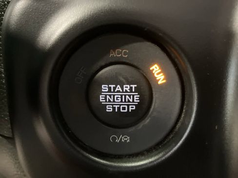 Used 2021 Jeep Wrangler Unlimited Sahara w/ Uconnect 4C Nav & Sound Group image 17