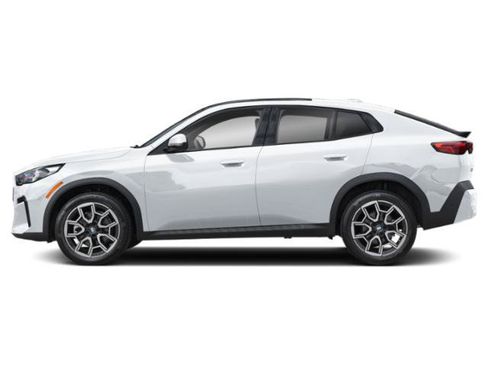 New 2026 BMW X2 xDrive28i w/ M Sport Package AWD/4WD image 3