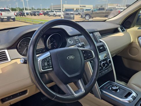 Used 2019 Land Rover Discovery Sport HSE AWD/4WD image 14