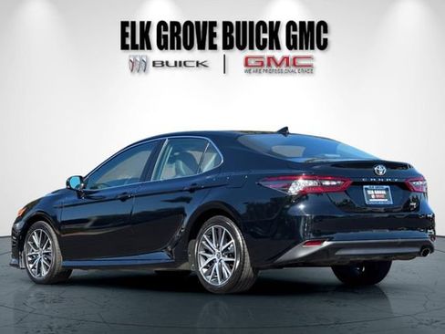 Used 2024 Toyota Camry XLE FWD image 6