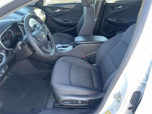 Used 2024 Chevrolet Malibu LT image 10
