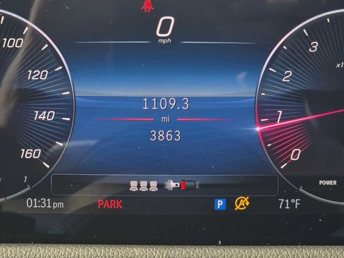 Used 2025 Mercedes-Benz GLA 250 4MATIC image 27