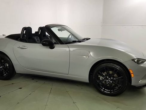 New 2026 MAZDA MX-5 Miata Club w/ Weather Package RWD image 31