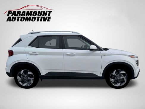 Used 2026 Hyundai Venue SEL FWD image 9