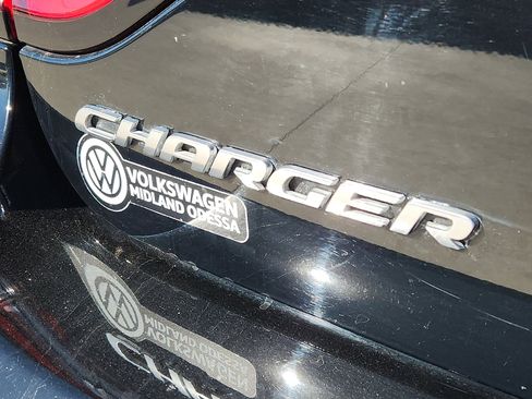 Used 2022 Dodge Charger SXT w/ Leather Interior Group image 10