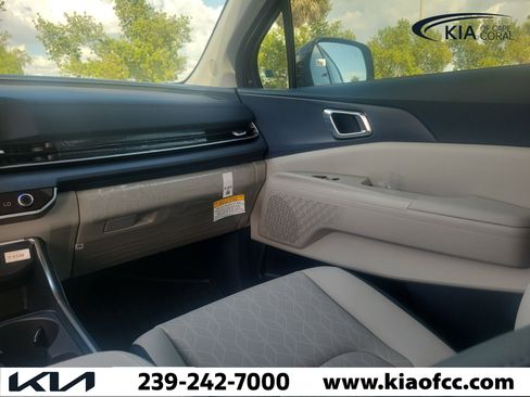 New 2026 Kia Carnival EX FWD image 18