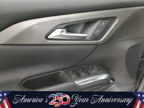 Used 2025 Chevrolet Traverse LT w/ Sun and Wheel Package FWD image 20