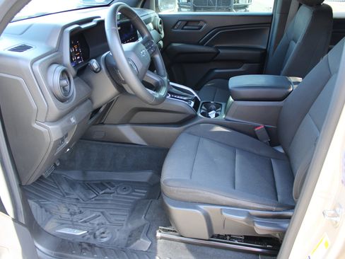 Used 2023 Chevrolet Colorado Trail Boss w/ Advanced Trailering Package image 12