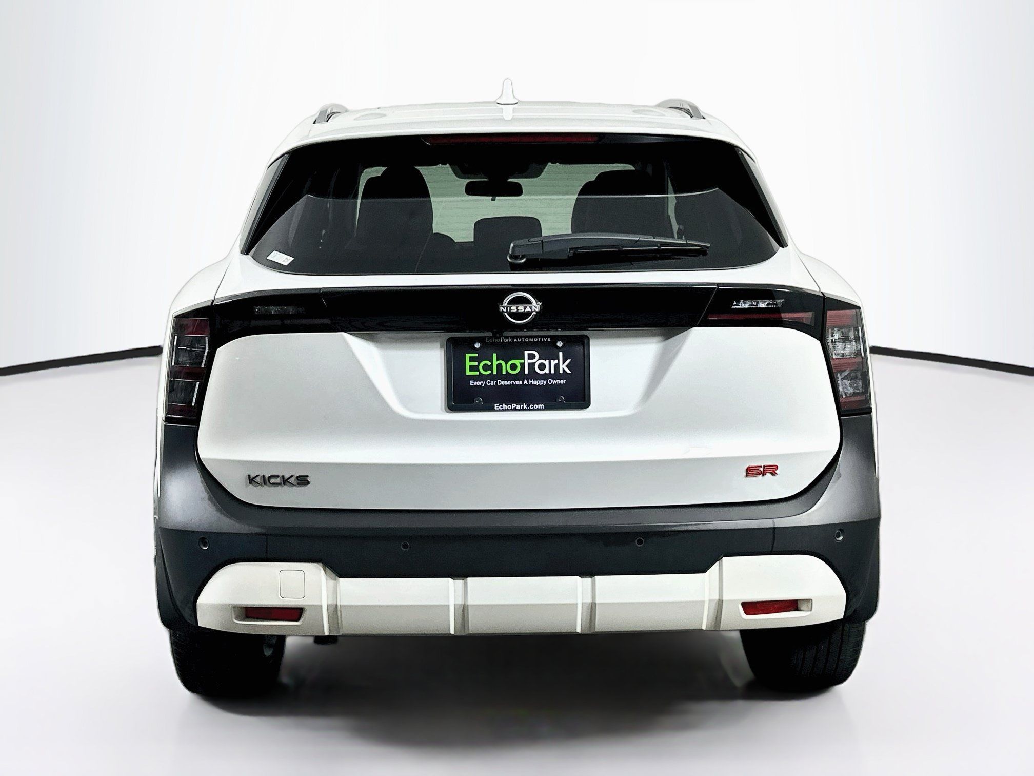 Used 2025 Nissan Kicks SR FWD image 7