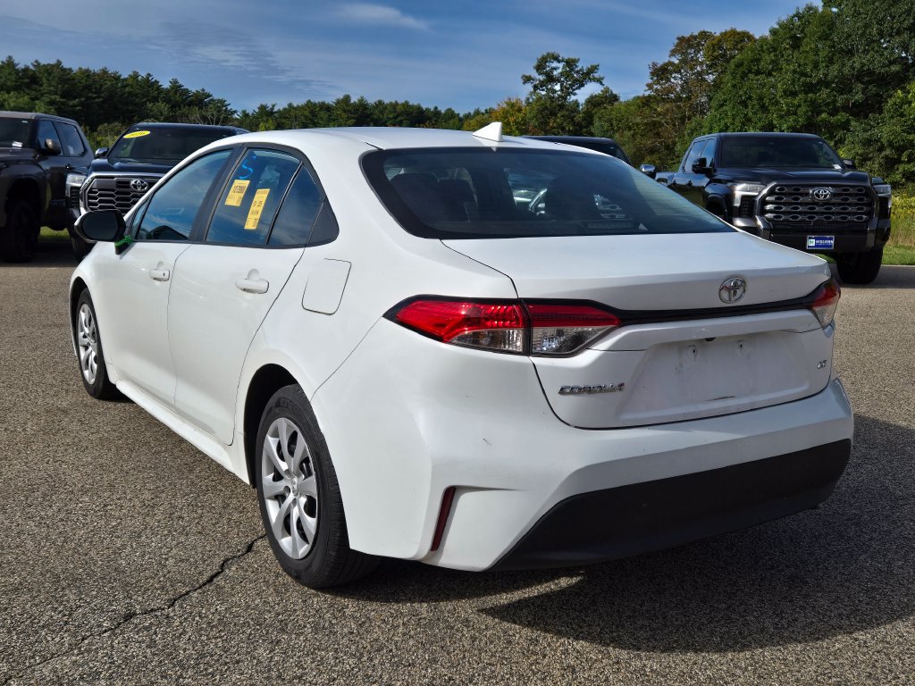 Used 2023 Toyota Corolla LE FWD image 3