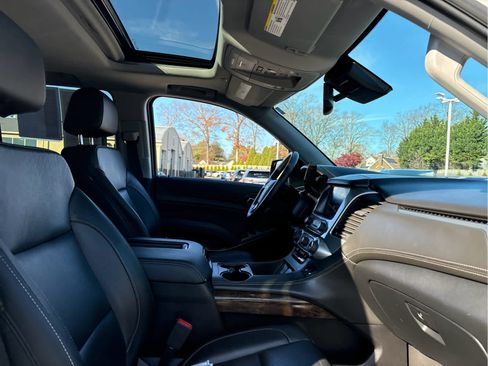 Used 2020 Chevrolet Tahoe LT w/ Luxury Package image 28