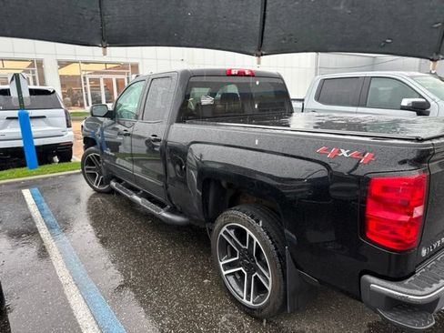 Used 2018 Chevrolet Silverado 1500 LT w/ LPO, Black Pack AWD/4WD image 3