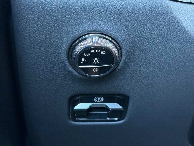 Certified 2025 Mercedes-Benz GLC 350e 4MATIC image 32