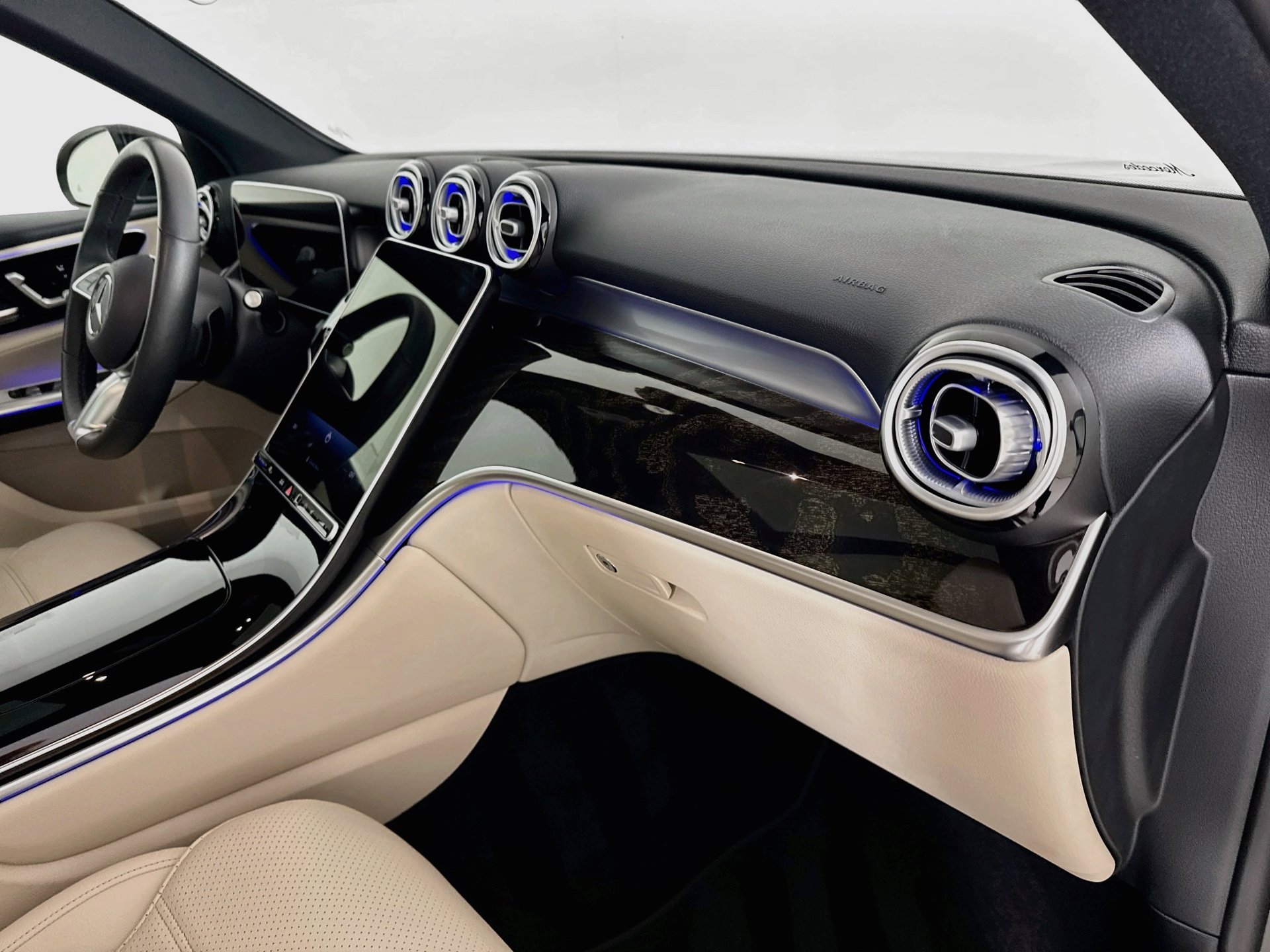 Certified 2026 Mercedes-Benz GLC 300 image 32