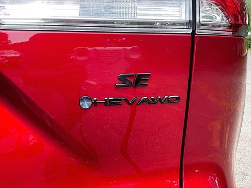 Used 2025 Toyota Corolla Cross AWD Hybrid image 21