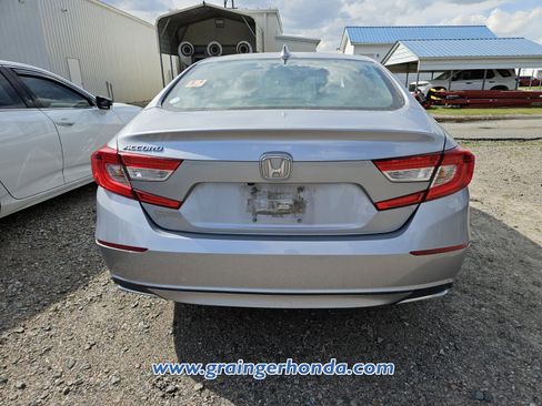 Used 2018 Honda Accord LX image 9