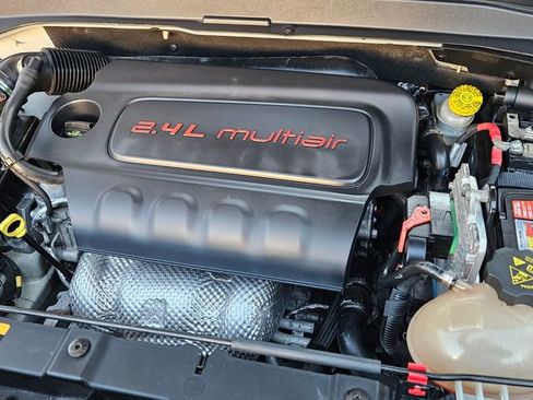 Used 2016 Jeep Renegade Latitude image 24