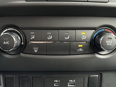 Used 2024 Nissan Frontier SV image 21