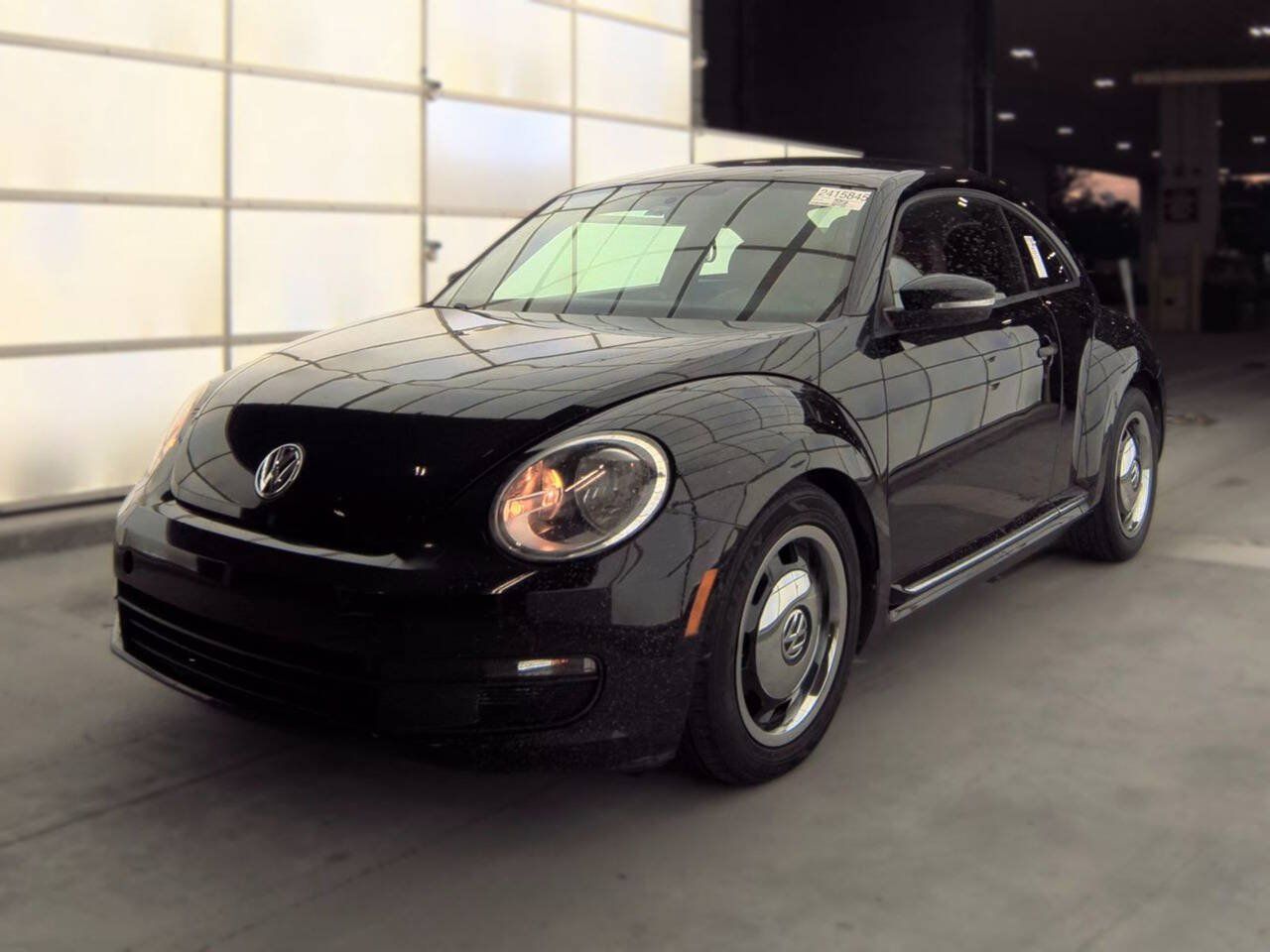 Used 2015 Volkswagen Beetle 1.8T Classic FWD image 1