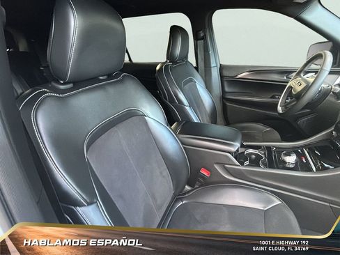 Used 2023 Jeep Grand Cherokee L Altitude image 33