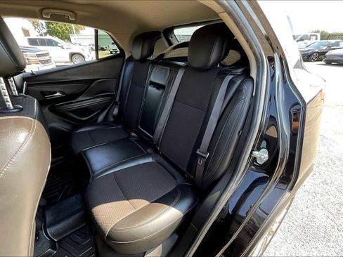Used 2020 Buick Encore Preferred image 18