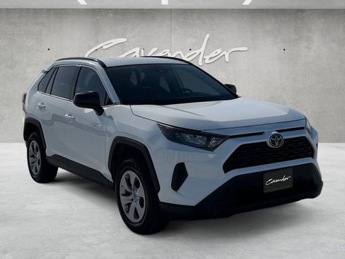 Used 2019 Toyota RAV4 LE image 2