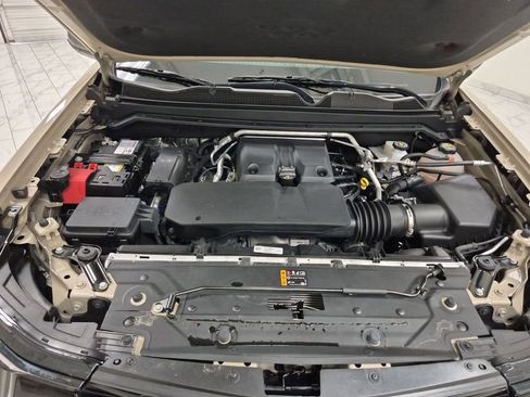 Used 2024 Chevrolet Colorado Z71 w/ Z71 Convenience Package 2 image 31