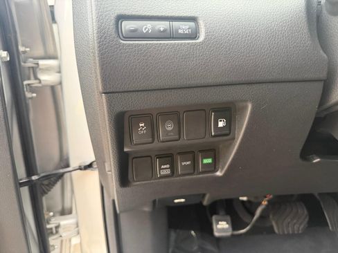 Used 2020 Nissan Rogue S AWD/4WD image 13