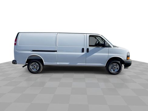 New 2025 GMC Savana 2500 Extended w/ Driver Convenience Package image 9