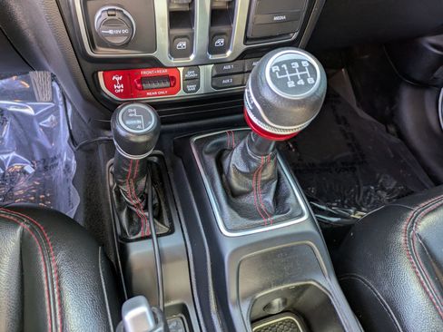 Used 2021 Jeep Wrangler Rubicon AWD/4WD image 26