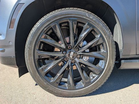 Certified 2026 Cadillac Escalade ESV Platinum Sport w/ LPO, ONYX Package AWD/4WD image 11