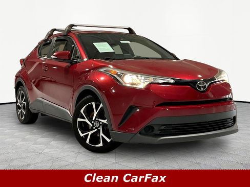 Used 2019 Toyota C-HR XLE FWD image 3