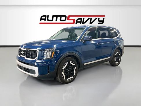 Used 2024 Kia Telluride EX AWD/4WD image 3