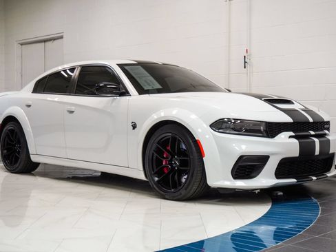 Used 2023 Dodge Charger SRT Hellcat w/ Harman/Kardon Audio Group RWD image 5
