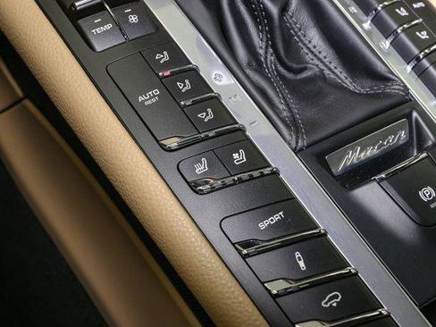 Used 2018 Porsche Macan Turbo image 33