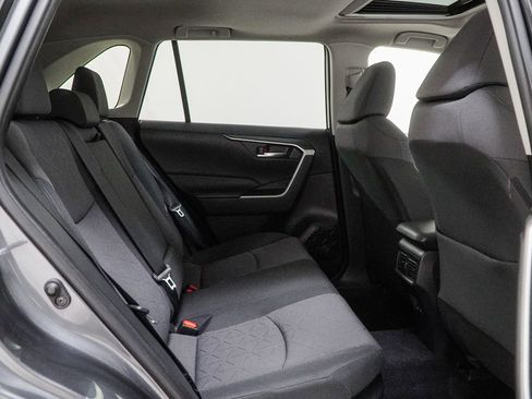 Used 2020 Toyota RAV4 XLE w/ Convenience Package image 40