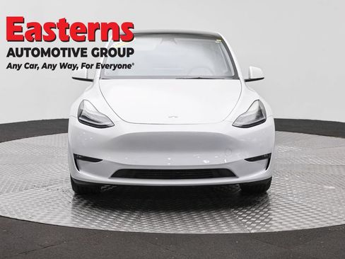 Used 2022 Tesla Model Y Long Range AWD/4WD image 2