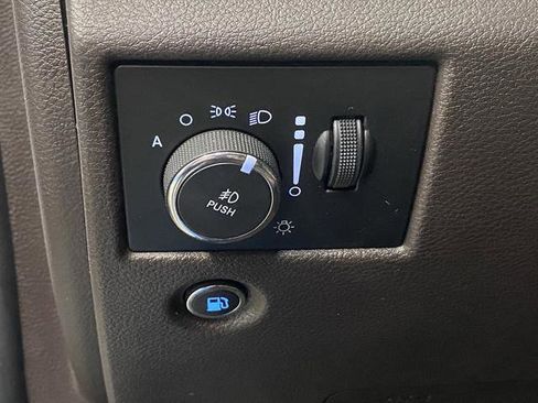 Used 2018 Jeep Grand Cherokee Summit image 26