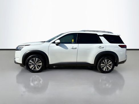 Used 2025 Nissan Pathfinder SL w/ Lighting Package (N92) image 8